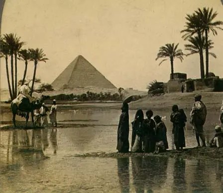 Pirámide de Giza en fotografía histórica