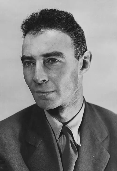 J. Robert Oppenheimer durante la época del Proyecto Manhattan